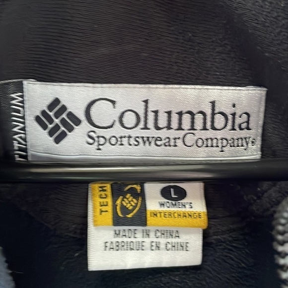COLUMBIA - Outdoor Utility Titanium Outdoor Jacket - Black/Grey - Large - Picture 4 of 11